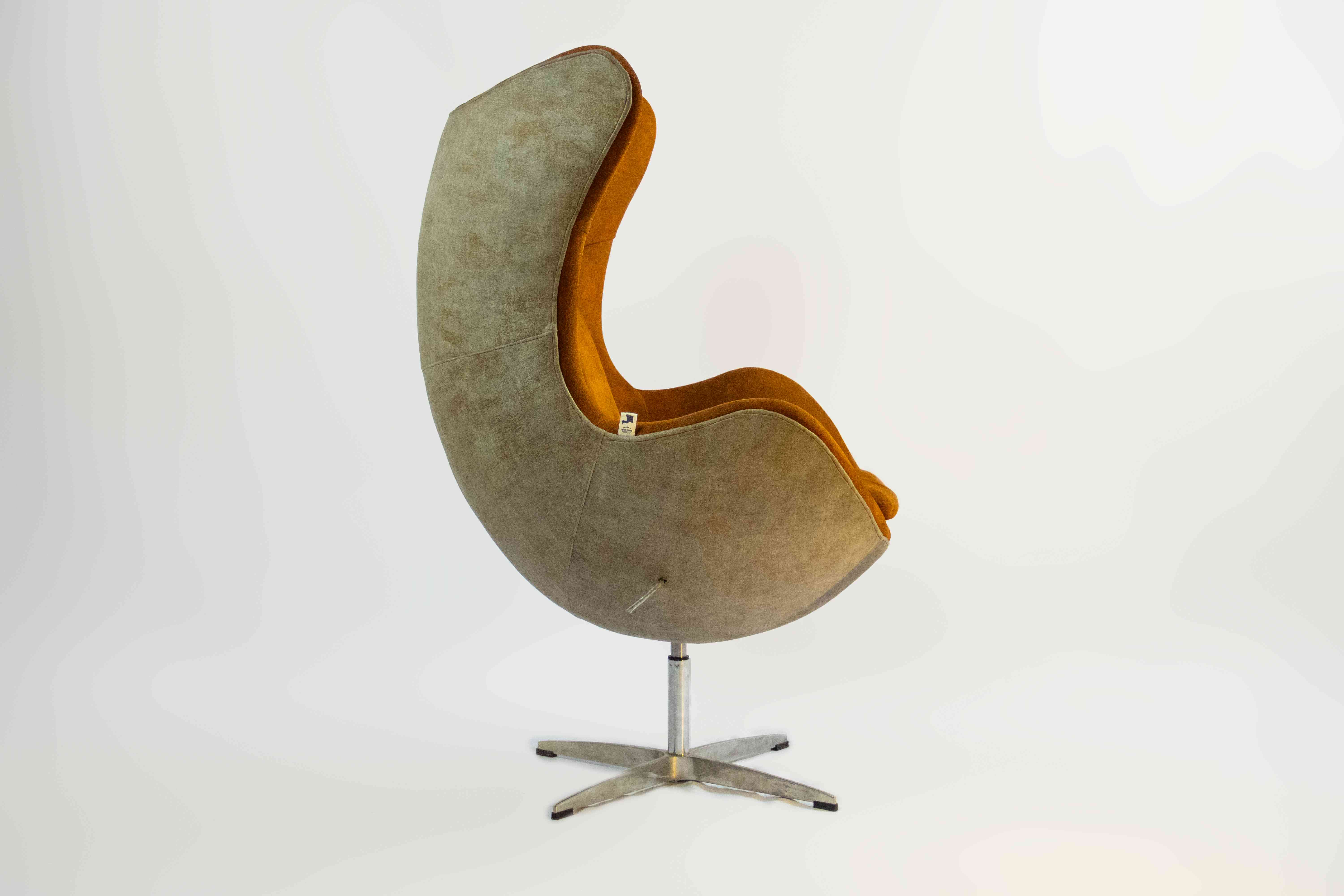 Swan Chair Back View