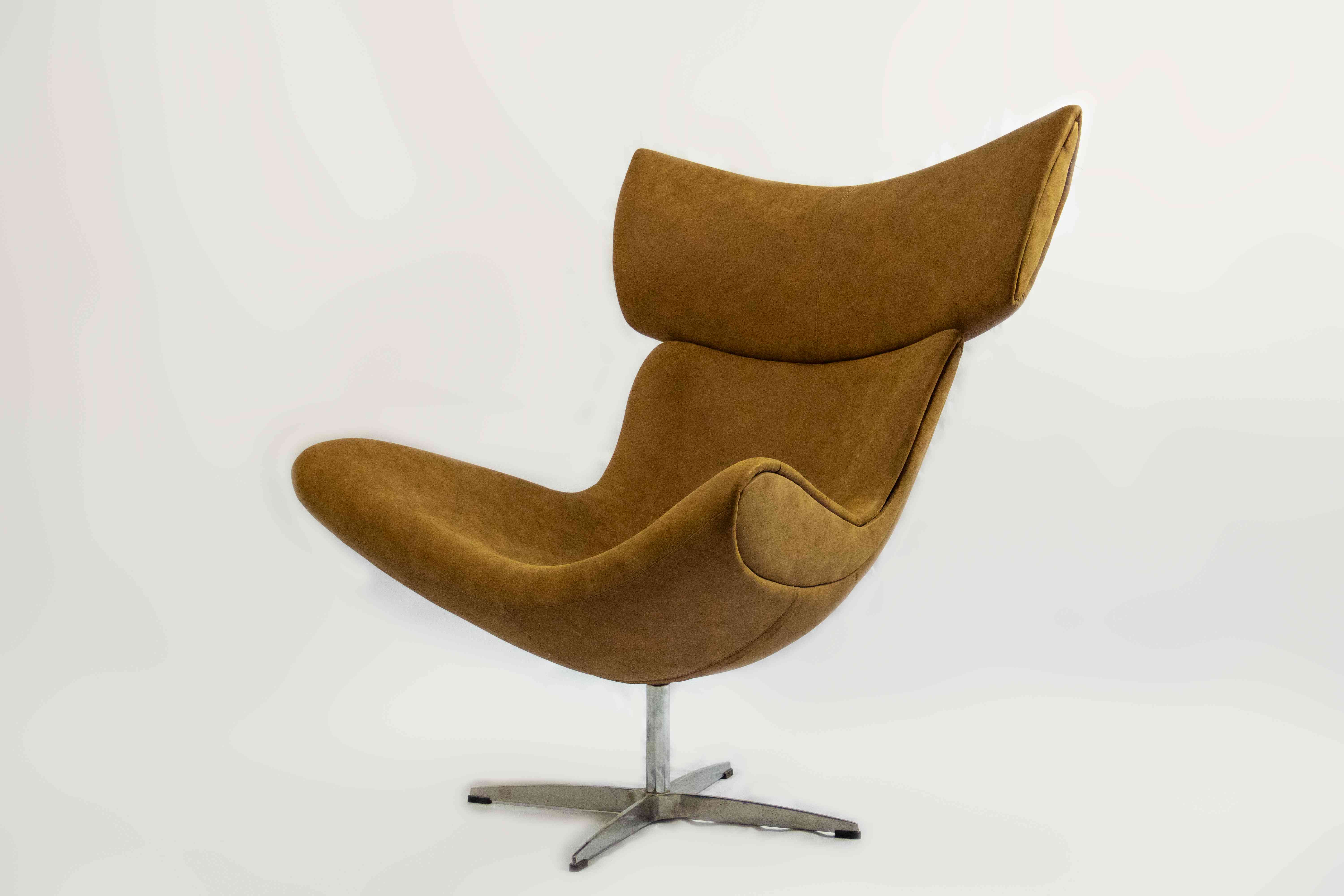 Swan Chair Back View